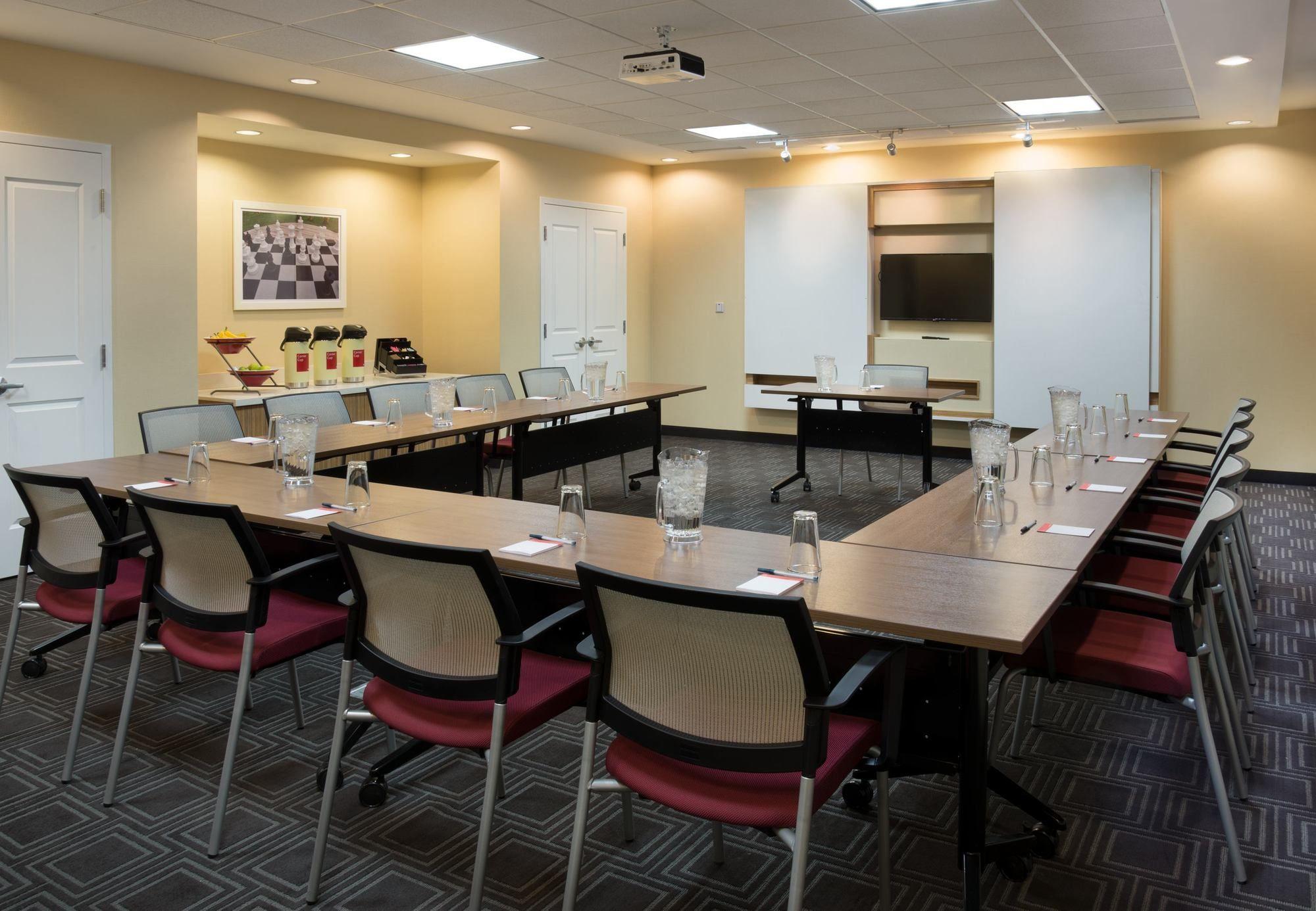 Towneplace Suites By Marriott Ottawa Kanata Екстериор снимка